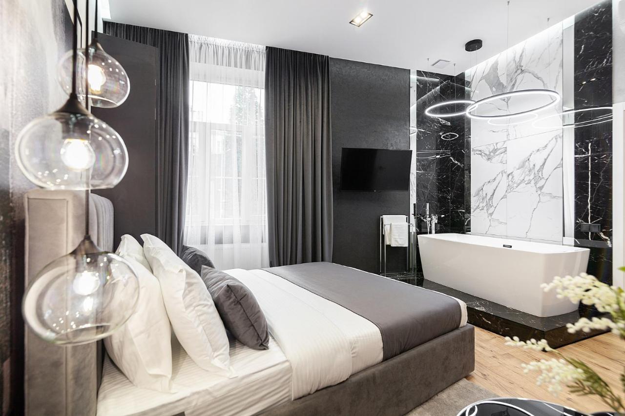 Lovely Apartment On Drahomanova Street Lviv Luaran gambar