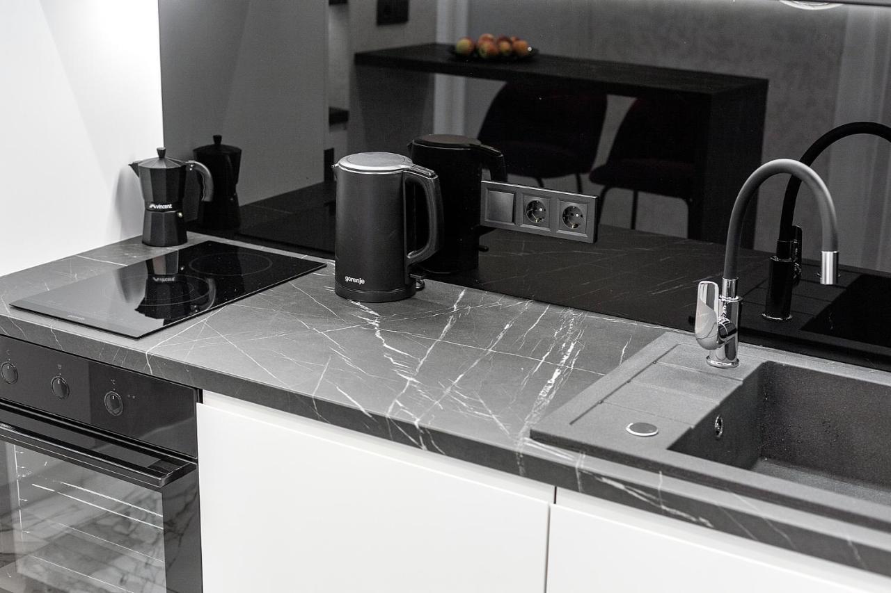 Lovely Apartment On Drahomanova Street Lviv Luaran gambar