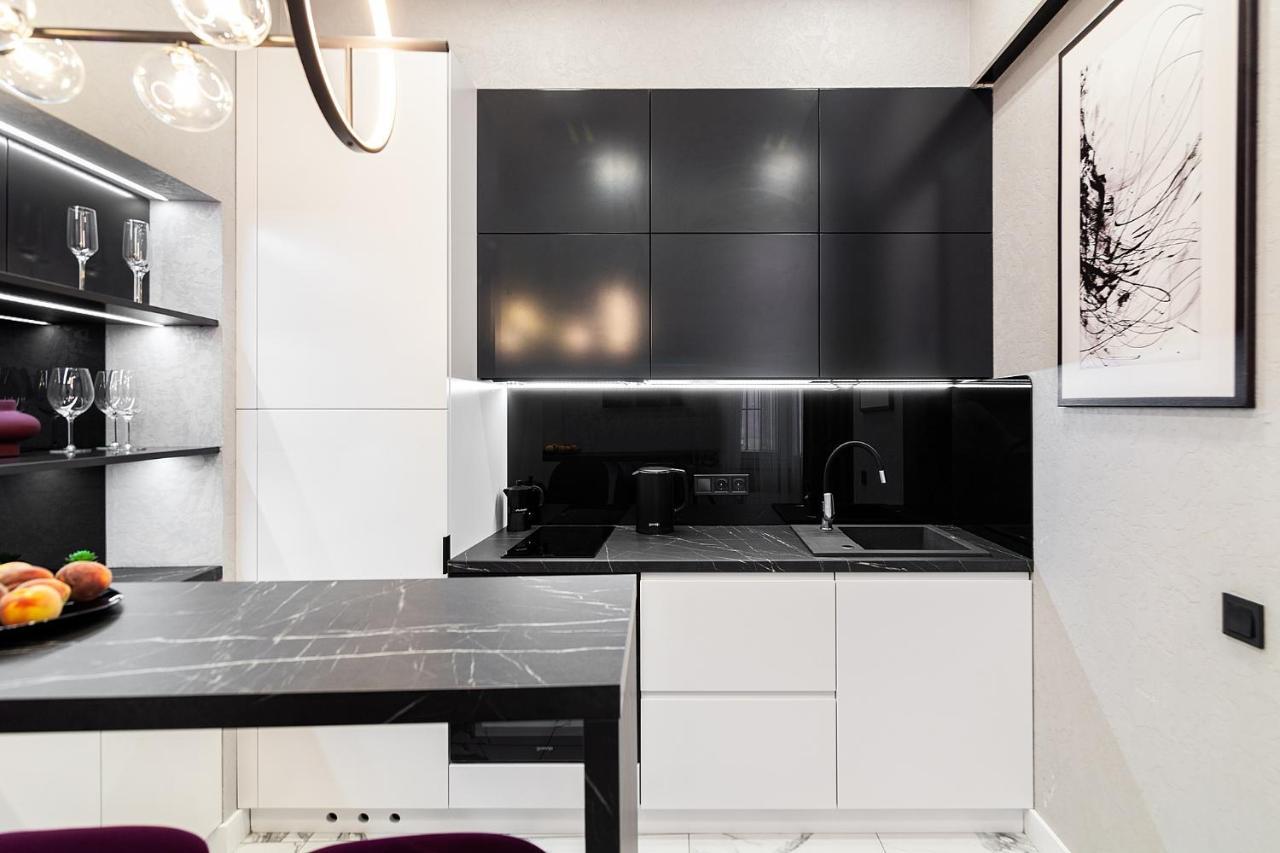 Lovely Apartment On Drahomanova Street Lviv Luaran gambar