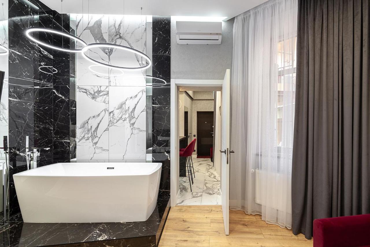 Lovely Apartment On Drahomanova Street Lviv Luaran gambar