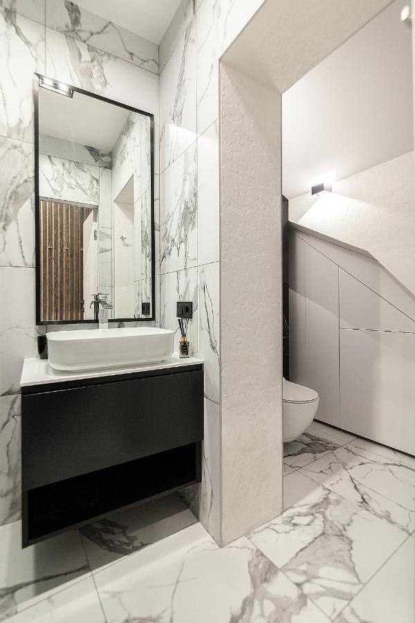 Lovely Apartment On Drahomanova Street Lviv Luaran gambar