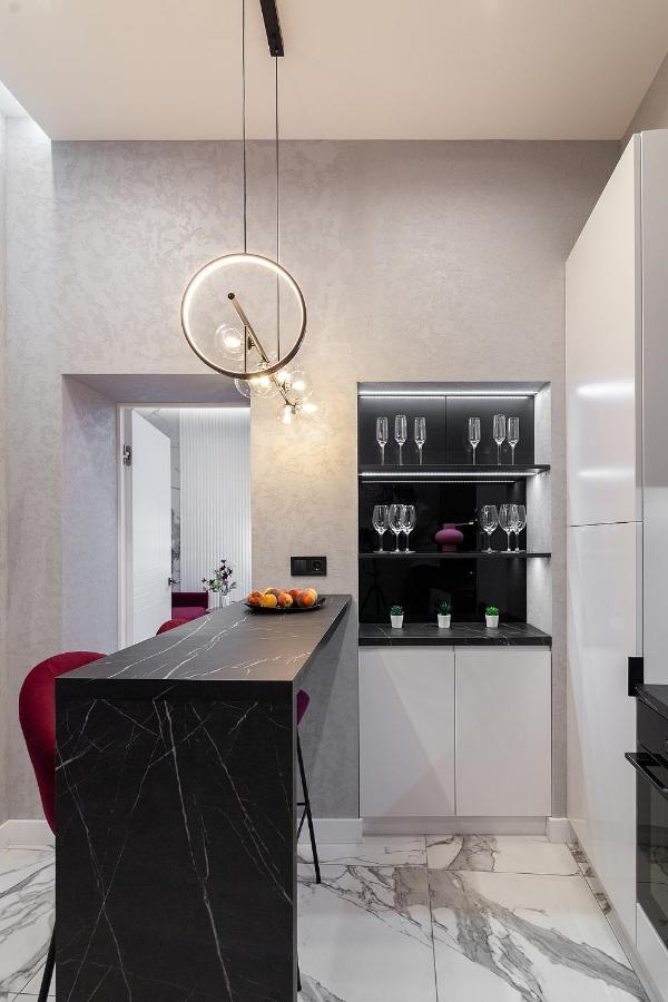 Lovely Apartment On Drahomanova Street Lviv Luaran gambar